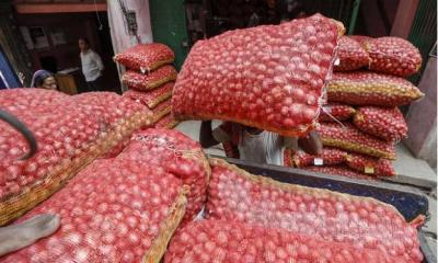 DB chief warns of strict action against hoarding of onions