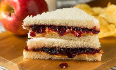 Here’s exactly what happens to your body if you eat Peanut Butter and Jelly every day