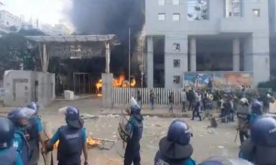 Nayapaltan turns into battlefield following BNP-law enforcers clash