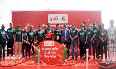 সাড়ে তিন বছরের জন্য রবির সঙ্গে বিসিবি