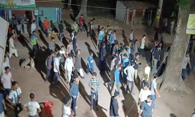 গেস্টরুমে বসা নিয়ে মধ্যরাতে রাবি ছাত্রলীগের দু’পক্ষের সংঘর্ষ