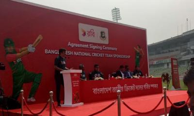Robi signs sponsorship deal valued at Tk 50 crore with BCB
