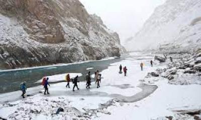 ৩৭ বছর ধরে নিখোঁজ পর্বতারোহীর দেহাবশেষ মিলল হিমবাহের নিচে