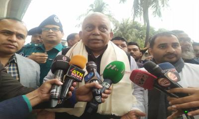 মোল্লাবাড়ির অগ্নিকাণ্ডে ক্ষতিগ্রস্তরা যেন ঘু‌রে দাঁড়া‌তে পা‌রে এজন্য চেষ্টা করছি: স্বরাষ্ট্রমন্ত্রী