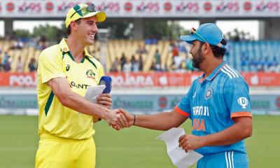 ভারতের বিপক্ষে টসে জিতে ব্যাটিংয়ে অস্ট্রেলিয়া