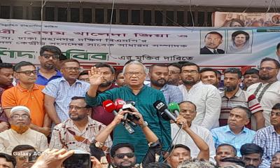 তোপ দেগে সরকারকে হুঁশিয়ারি রিজভী-ফখরুলের