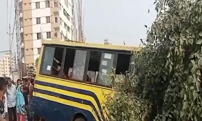 রাজধানীতে আবারও বাসে অগ্নিসংযোগ