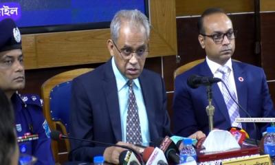 নির্বাচন কমিশনই সবাইকে চাপ দিচ্ছে : ইসি আলমগীর