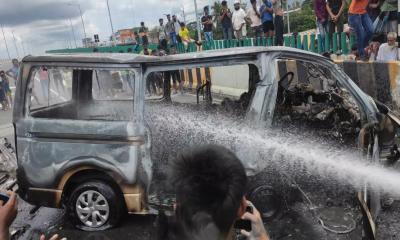 Ambulance catches fire in Faridpur, 7 died
