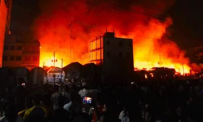আড়াই ঘণ্টা ধরে পুড়লো বাবুরহাট; প্রায় ২০ কোটি টাকার ক্ষতি