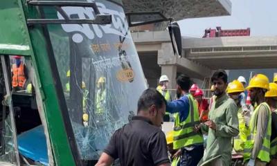 বিমানবন্দরে বাস ঢুকে প্রকৌশলী নিহত