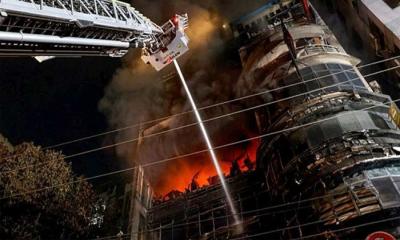 বেইলি রোডে আগুন: নিহতদের পরিবারকে ৫ কোটি টাকা করে ক্ষতিপূরণ দিতে নোটিশ