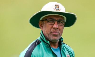 দ্বিতীয় টেস্টে থাকছেন না হাথুরুসিংহে