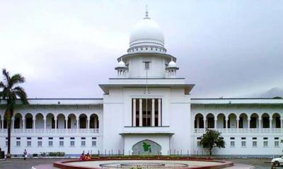 প্রধানমন্ত্রীকে তাঁর পদ থেকে পদত্যাগ না করতে রিট