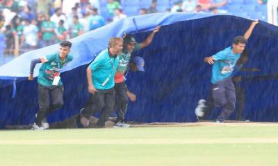 বৃষ্টিতে বন্ধ খেলা; ৩ উইকেট হারিয়ে বাংলাদেশের ৮৪ রান