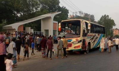 চুয়েট অনির্দিষ্টকালের জন্য বন্ধ ঘোষণা, হল ছাড়তে নারাজ শিক্ষার্থীরা