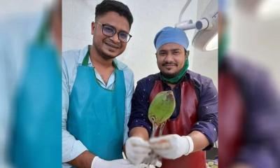 পায়ুপথের ভেতর থেকে ৬ ইঞ্চি ডাব উদ্ধার!