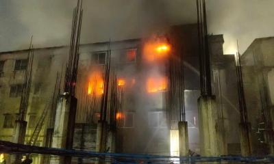 ডেমরায় গুদামে আগুন সাড়ে ৮ ঘণ্টা পর নিয়ন্ত্রণে