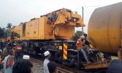 Train wreckage recovered 32 hours after collision in Joypur