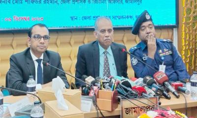 নির্বাচনে বিদেশিদের চাপ দেওয়ার অধিকার নেই: ইসি আলমগীর