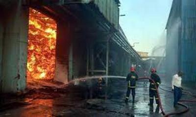 ১৭ ঘণ্টা পরও পুরোপুরি নেভেনি চট্টগ্রামে চিনিকলের আগুন