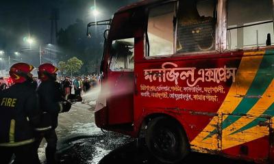 ১২ ঘণ্টায় ১২ স্থানে অগ্নিসংযোগ