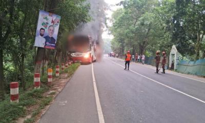 গোপালগঞ্জে বাস-ইজিবাইক সংঘর্ষে প্রাণ গেল ২ জনের, আহত ৪