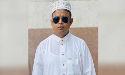 ওমরাহ শেষে দেশে ফিরলেন ডিবিপ্রধান