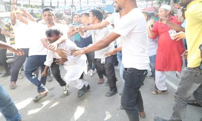 হিরো আলমের ওপর হামলার ঘটনায় ৪ জন গ্রেপ্তার