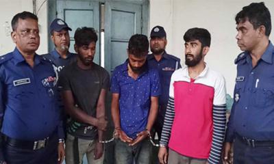 নারায়ণগঞ্জে ট্রেনে বোমা বিস্ফোরণের সময় আটক ৩