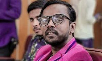 নির্বাচন থেকে সরে দাঁড়ালেন হিরো আলম