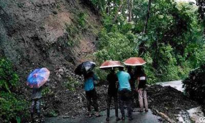 চট্টগ্রামের সঙ্গে সড়ক যোগাযোগ বিচ্ছিন্ন