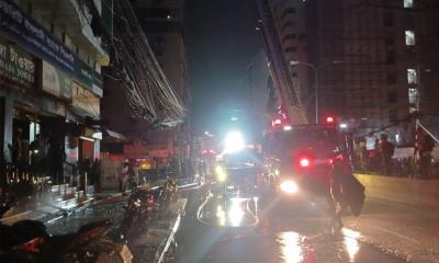 মহাখালীতে আগুন: খাজা টাওয়ার থেকে ৫ জনকে জীবিত উদ্ধার