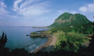 যে দ্বীপ শুধু মেয়েদের!