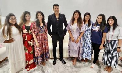 আমেরিকায় নারী ভক্তদের সাথে ছবি তুলতেই সময় পার হচ্ছে  : জায়েদ খান