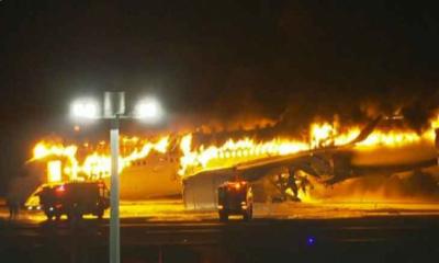 জাপানে রানওয়েতে দুই উড়োজাহাজের সংঘর্ষ, নিহত ৫