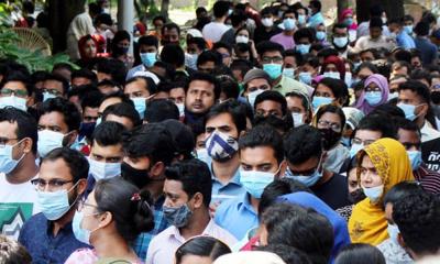 সরকারি কর্মচারীদের বেতন বাড়ায় দারিদ্র্যসীমার নিচে অন্যরা!