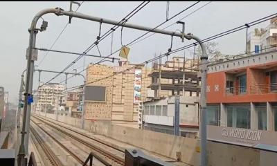 Metro rail services halted for an hour as kite falls on power cable