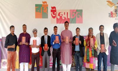 সোহেল সানির ‘জানতে ইচ্ছে করে’ গ্রন্থের মোড়ক উন্মোচন করলেন নৌপ্রতিমন্ত্রী