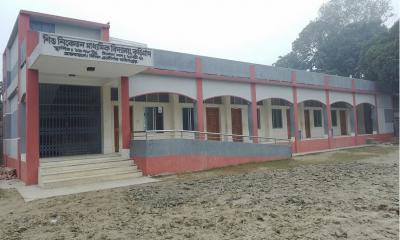 Cold wave forces school closure in Joypurhat, Kurigram