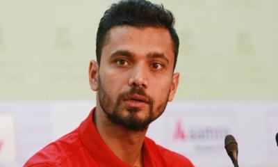 মাশরাফির আয় কমে অর্ধেক, পাঁচ বছরে গড়েননি নতুন সম্পদ