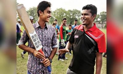 নিজের গুরুকে শ্রদ্ধা জানাতে ভুলেননি মিরাজ