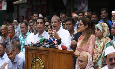 ‘খালেদা জিয়া ও গণতন্ত্রকে আলাদা করে দেখা যাবে না’