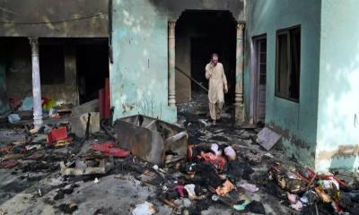Pakistan arrests 129 Muslims after mob attacks on churches and homes of minority Christians
