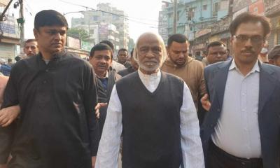 ঢাকায় বসে আসন ভাগাভাগি হচ্ছে, ৭ তারিখে শুধু ঘোষণা: মঈন খান