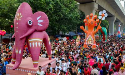 অন্ধকার দূর করার প্রত্যয় নিয়ে মঙ্গল শোভাযাত্রা