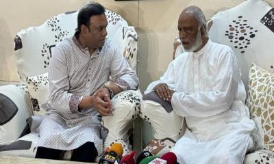 বিরোধী দলকে নিশ্চিহ্ন করতে চায় সরকার: মঈন খান