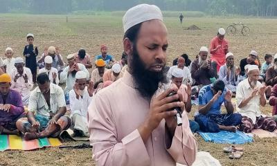 বৃষ্টির জন্য নামাজ পড়লেন কুষ্টিয়ার মুসল্লিরা