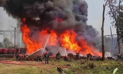 Fire breaks out at BIWTA warehouse in N‍‍‍‍`ganj