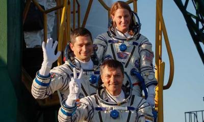 আন্তর্জাতিক মহাকাশ স্টেশনে পৌঁছেছে রুশ-মার্কিন নভোচারী